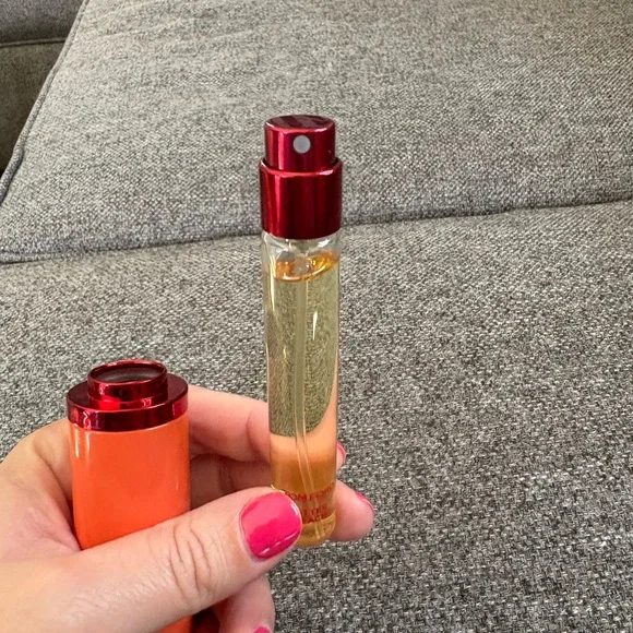 Tom Ford Bitter Peach Travel Size Parfume - Picture 5 of 5